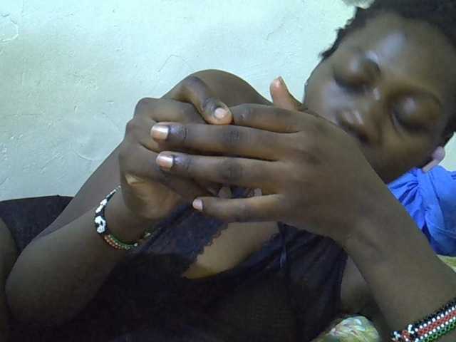 juicy-bella