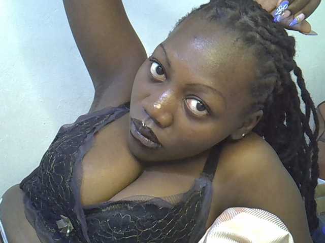 juicy-bella