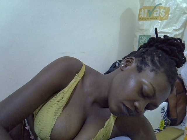juicy-bella
