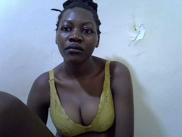 juicy-bella