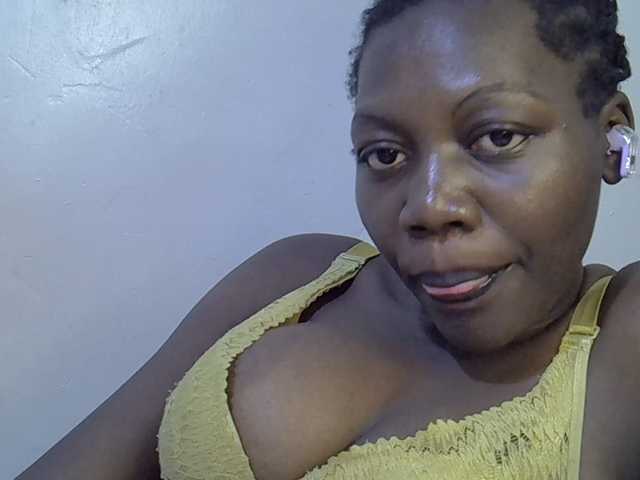 juicy-bella