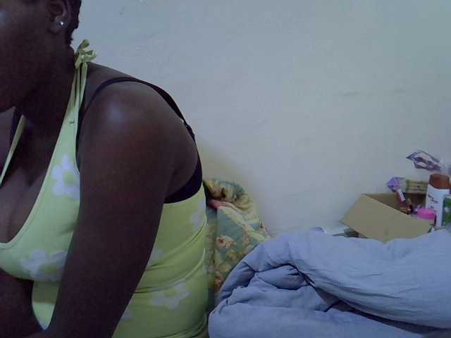 juicy-bella