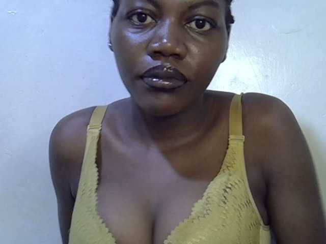 juicy-bella