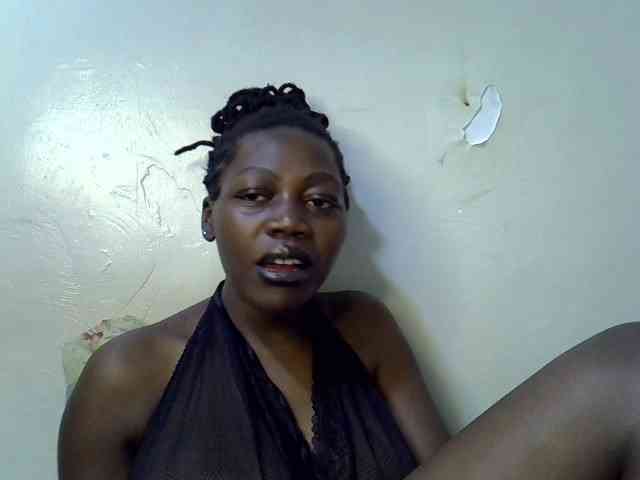 juicy-bella