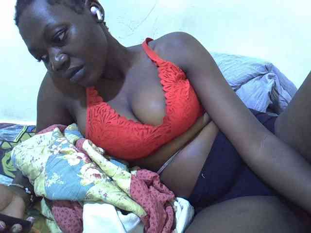 juicy-bella