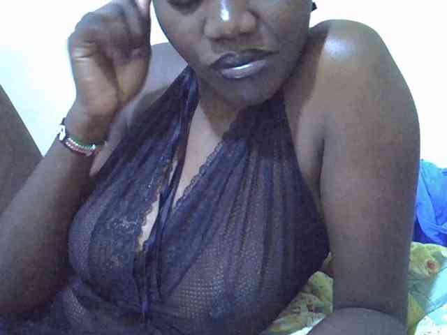 juicy-bella