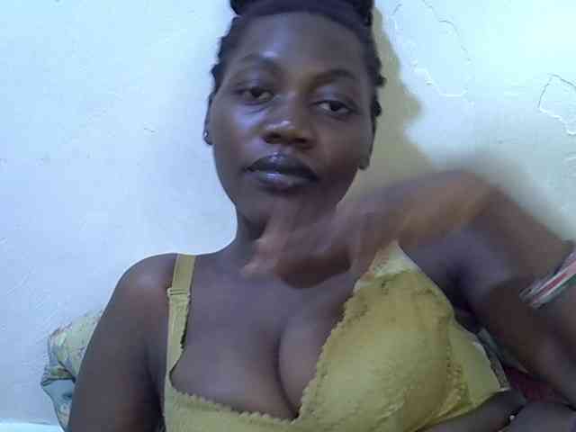 juicy-bella