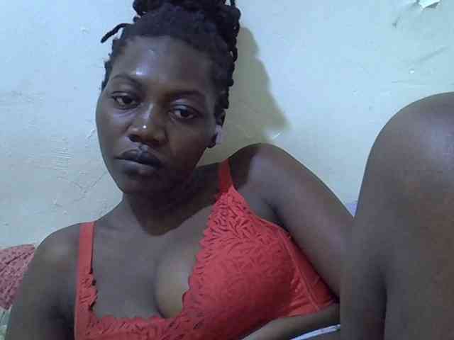 juicy-bella