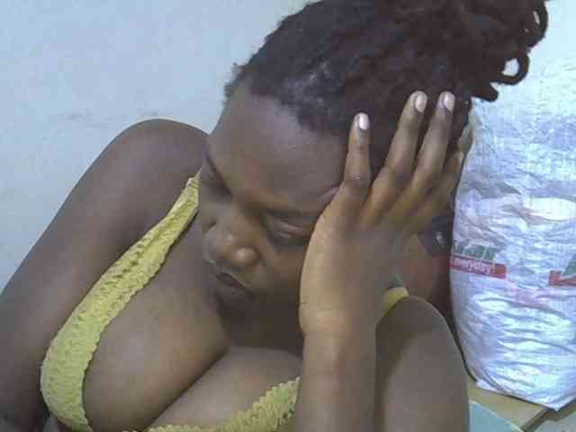 juicy-bella