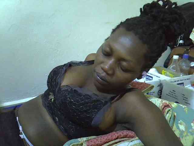 juicy-bella
