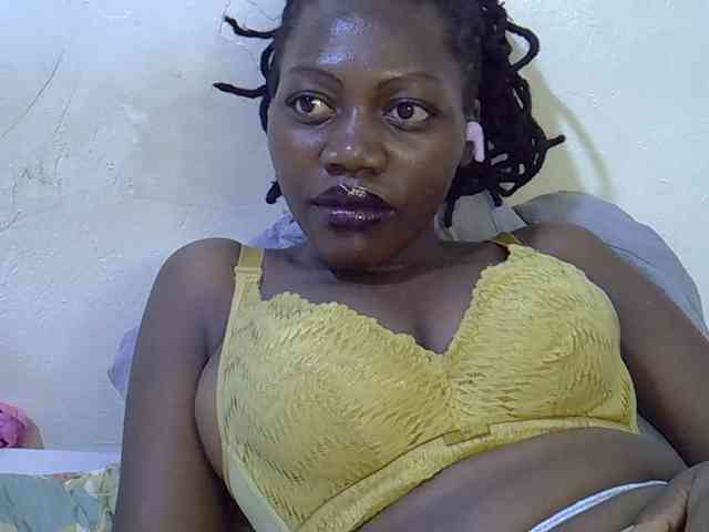 juicy-bella
