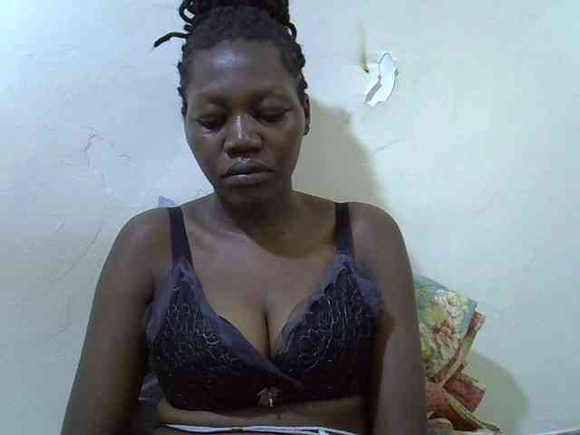 juicy-bella