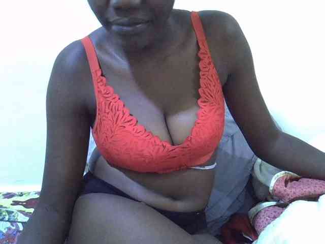 juicy-bella