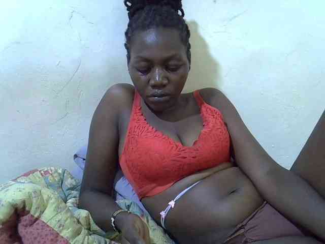 juicy-bella