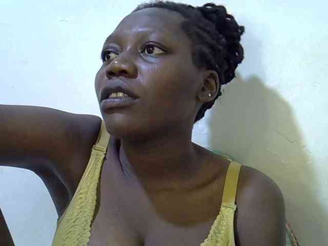 juicy-bella