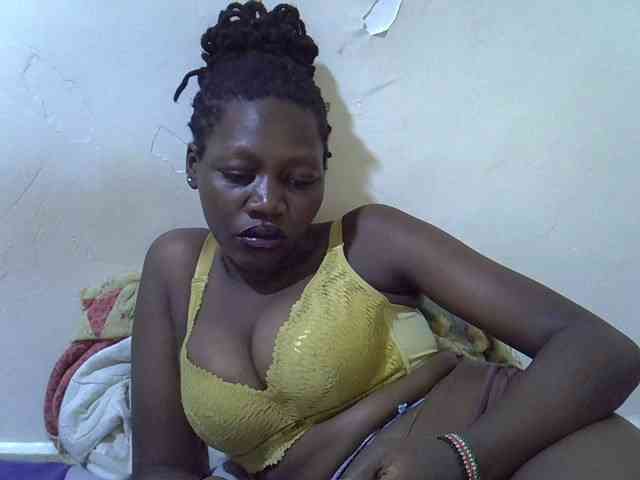 juicy-bella