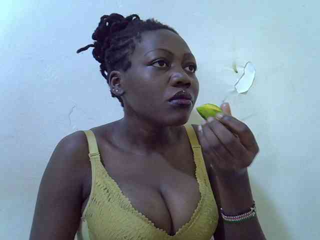 juicy-bella