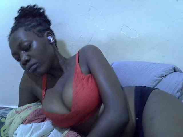 juicy-bella