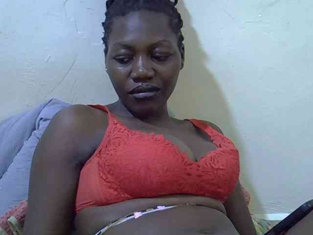 juicy-bella