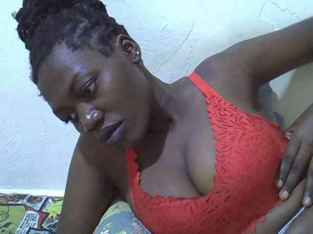 juicy-bella