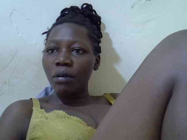 juicy-bella