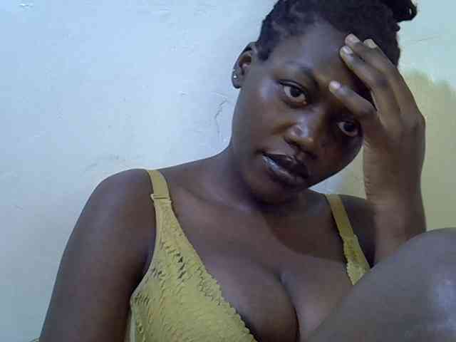 juicy-bella