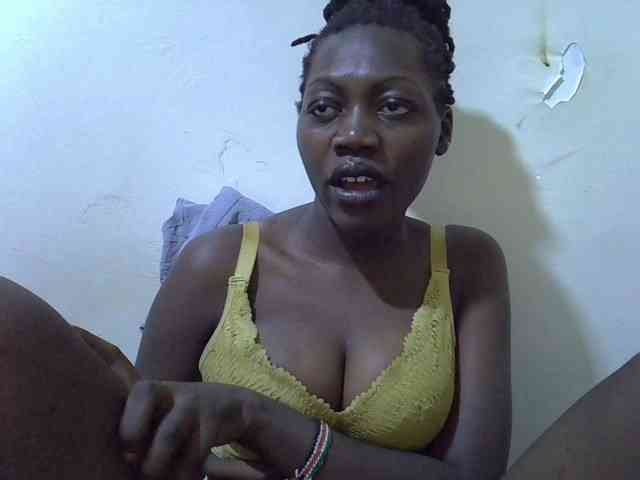 juicy-bella