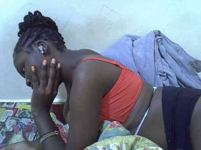 juicy-bella