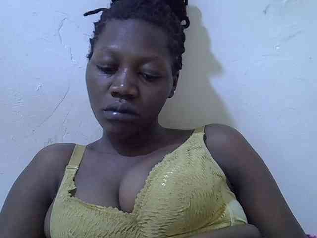 juicy-bella
