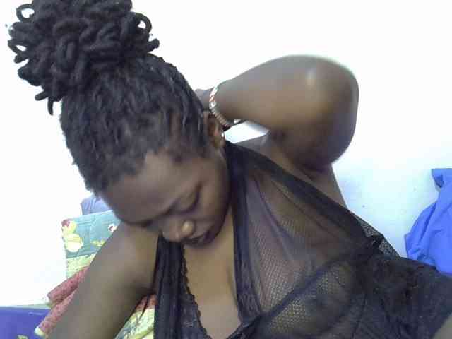 juicy-bella