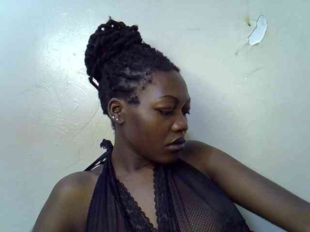 juicy-bella