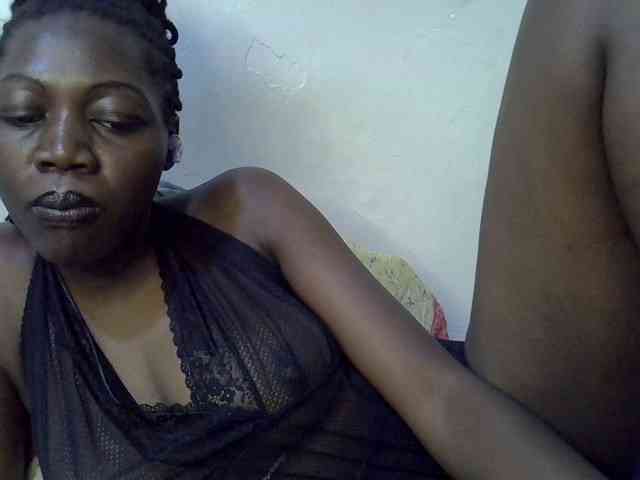juicy-bella