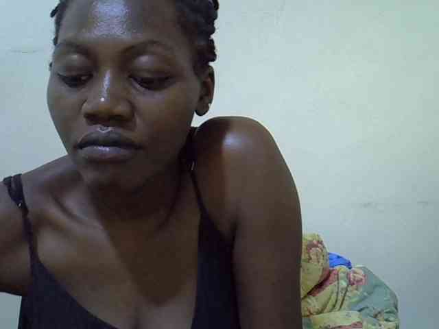juicy-bella