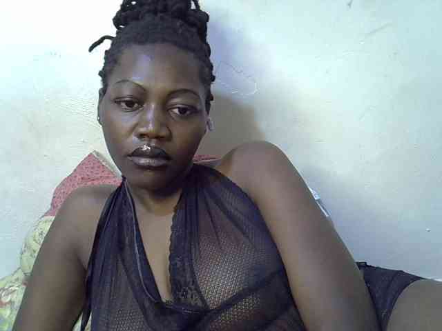 juicy-bella