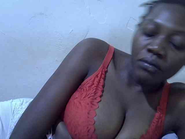 juicy-bella