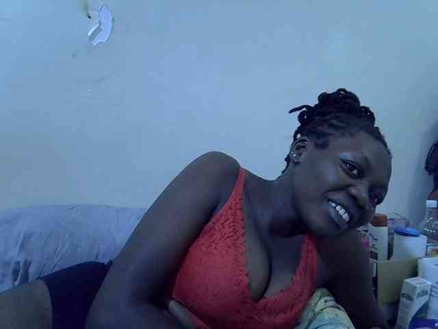 juicy-bella