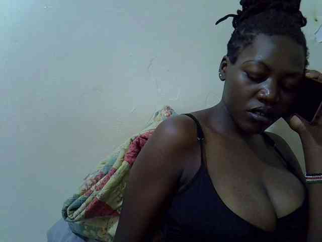 juicy-bella