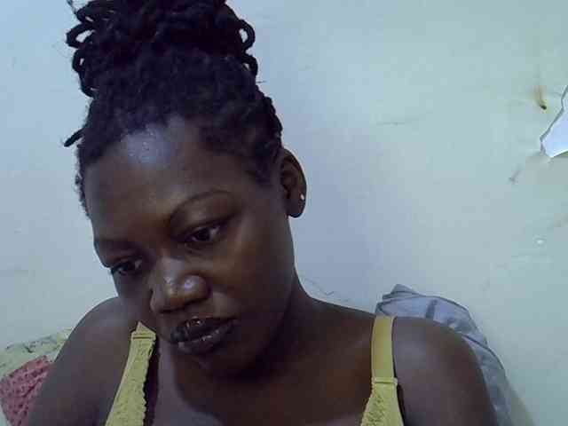 juicy-bella