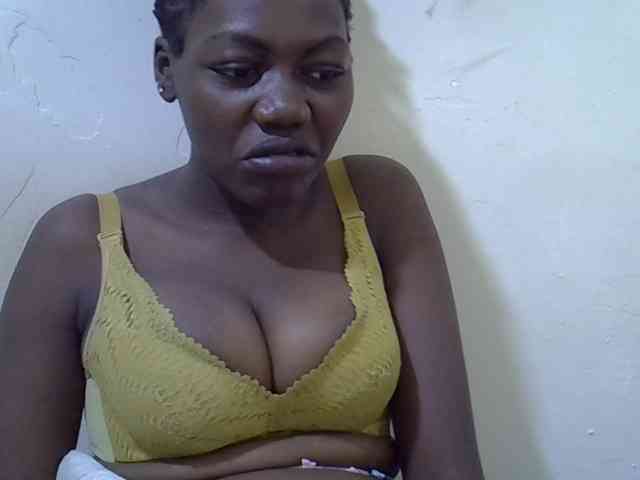 juicy-bella