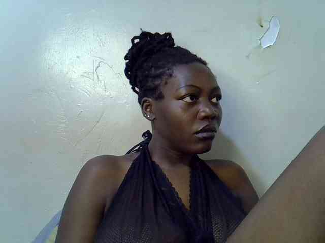 juicy-bella