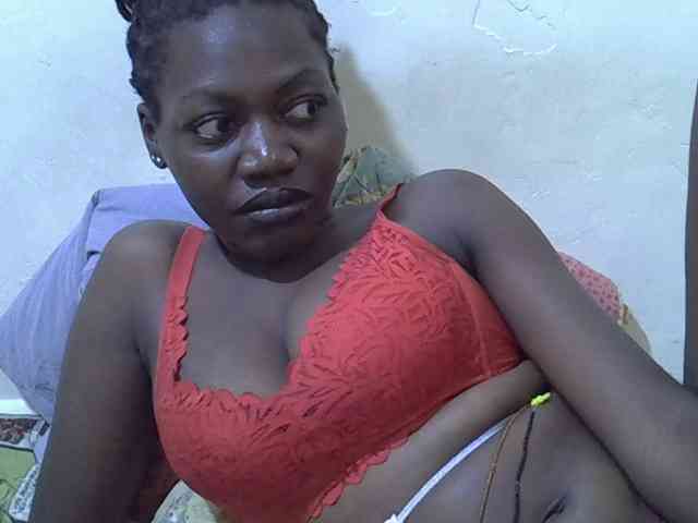 juicy-bella