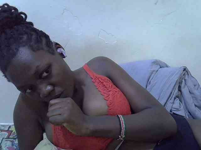 juicy-bella