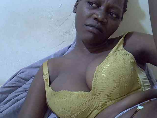 juicy-bella