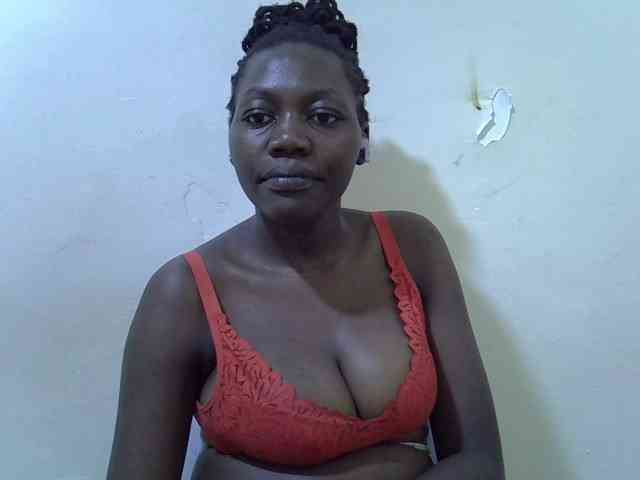 juicy-bella