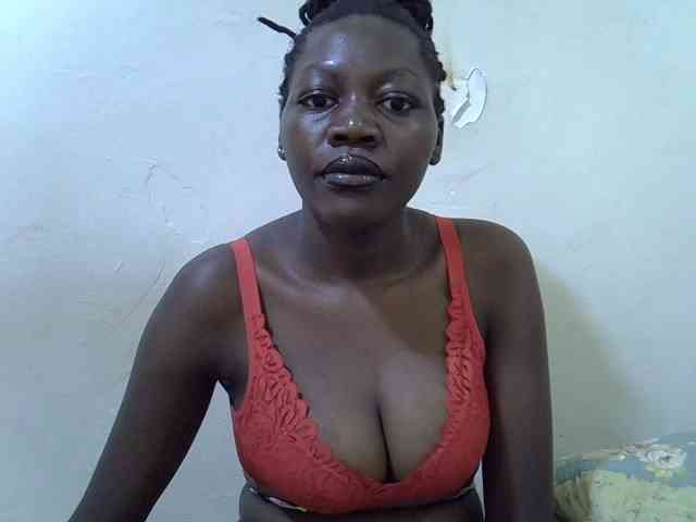 juicy-bella