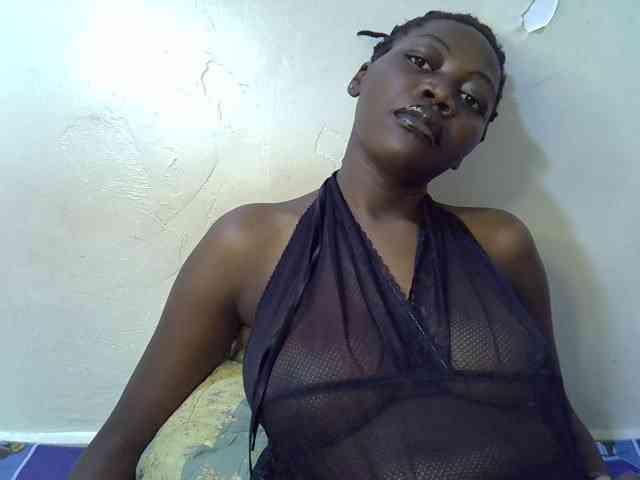 juicy-bella
