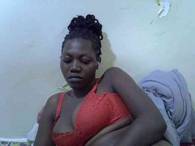 juicy-bella