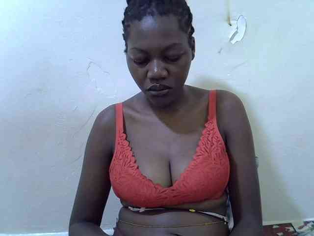 juicy-bella