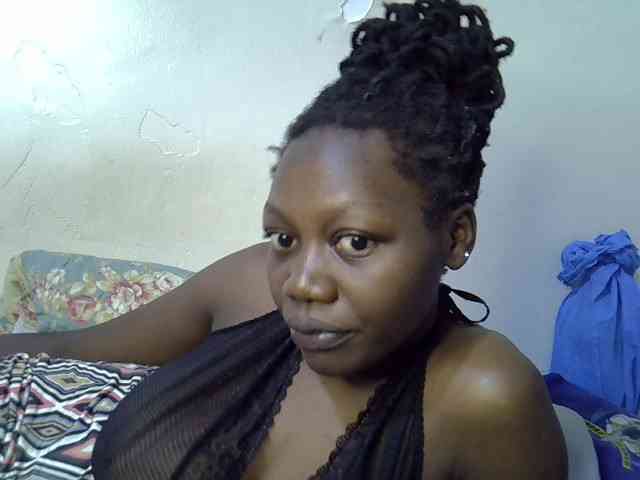 juicy-bella