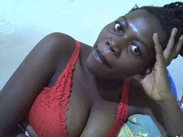 juicy-bella